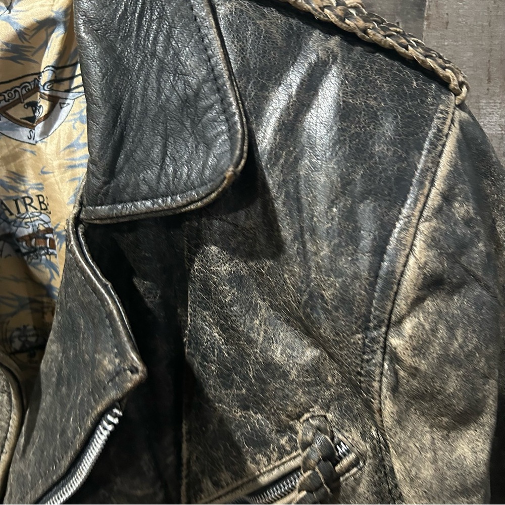 Women Leather Jacket - Picture 7 of 11